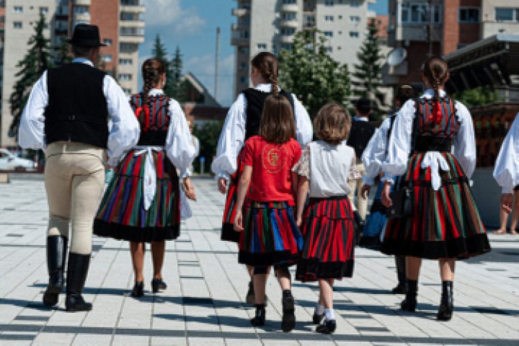 Hungarians of Transylvania on the map of the European values