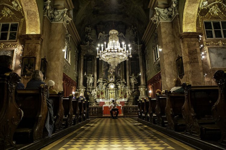 A templomok hosszú éjszakáján