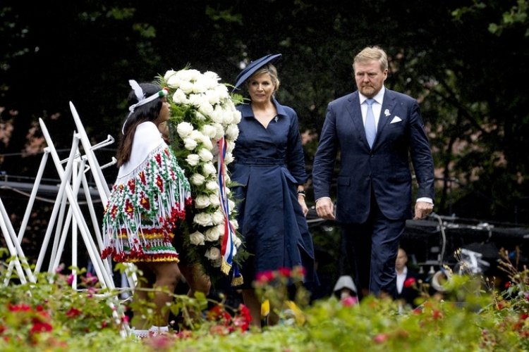 Dutch King formally apologises