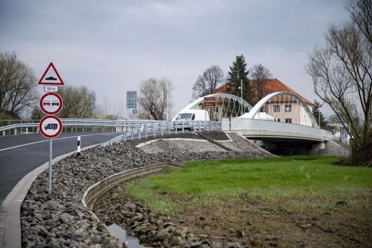 Átadták a Szent Borbála hidat